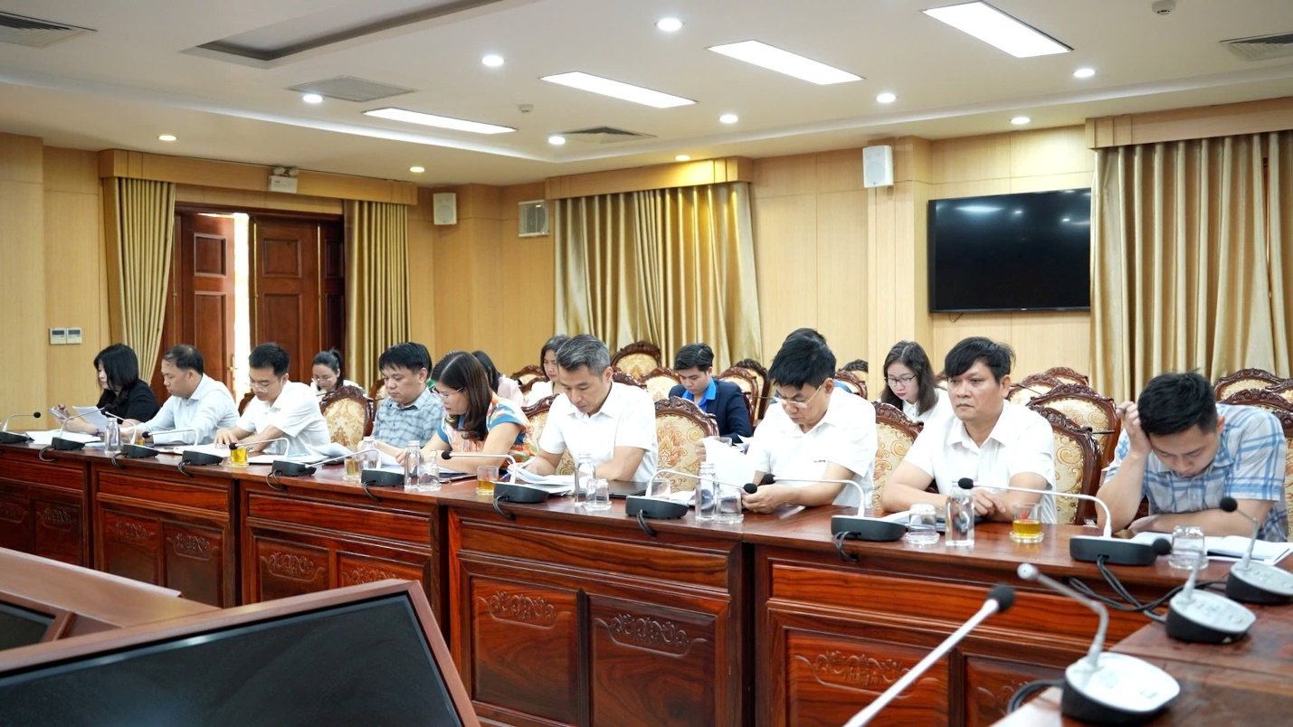 Hoài Đức tổ chức hội nghị triển khai kế hoạch giải quyết "điểm nghẽn" trật tự đô thị và xây dựng môi trường "sáng - xanh - sạch - đẹp"- Ảnh 1.