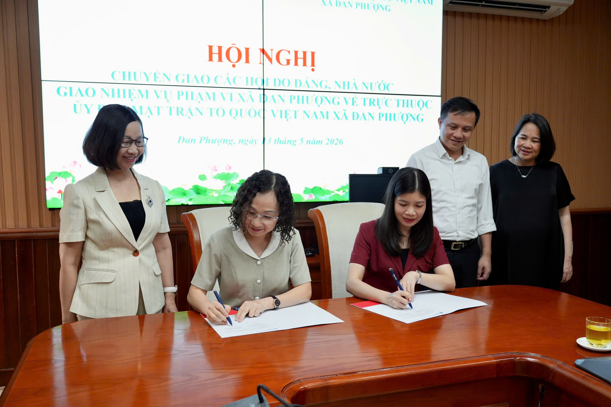 Hội nghị chuyển giao các hội do Đảng, Nhà nước giao nhiệm vụ phạm vi xã Đan Phượng về trực thuộc Uỷ ban MTTQ Việt Nam xã- Ảnh 1.