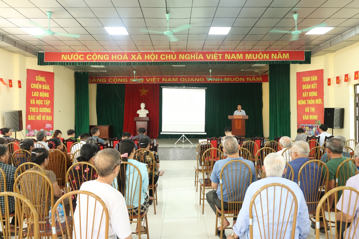 Xã Mê Linh tổ chức hội nghị đối thoại, trao đổi thông tin, triển khai thực hiện dự án: Xây dựng hạ tầng kỹ thuật khu đất dân cư dịch vụ.- Ảnh 1.