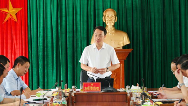 Đoàn giám sát của Ban Thường vụ Thành ủy Hà Nội làm việc với Đảng ủy xã Yên Lãng- Ảnh 2.