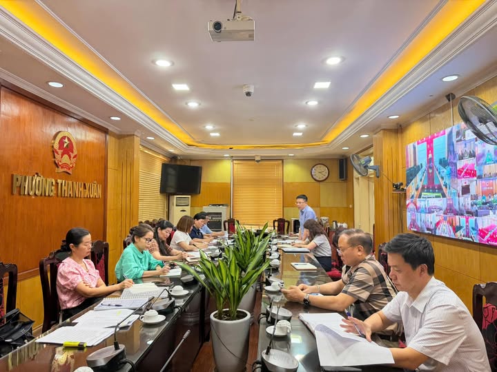 Ban Chỉ đạo các kỳ thi năm 2026 phường Thanh Xuân triển khai nhiệm vụ đảm bảo kỳ thi an toàn, nghiêm túc- Ảnh 1.