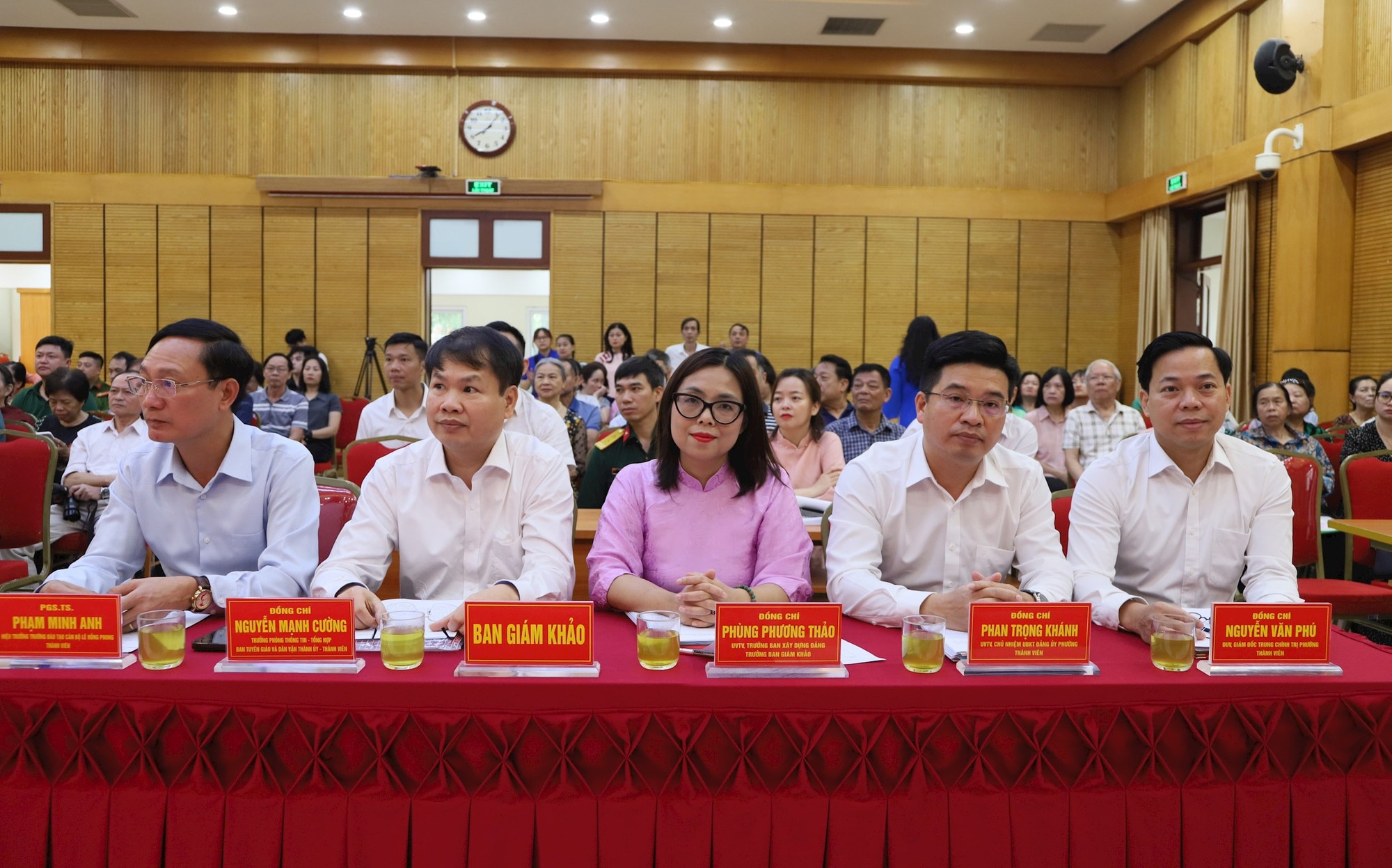 Chung khảo Hội thi “Báo cáo viên, tuyên truyền viên giỏi” phường Hoàn Kiếm năm 2026- Ảnh 2.