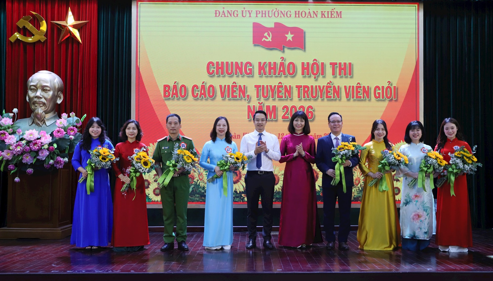 Chung khảo Hội thi “Báo cáo viên, tuyên truyền viên giỏi” phường Hoàn Kiếm năm 2026- Ảnh 1.