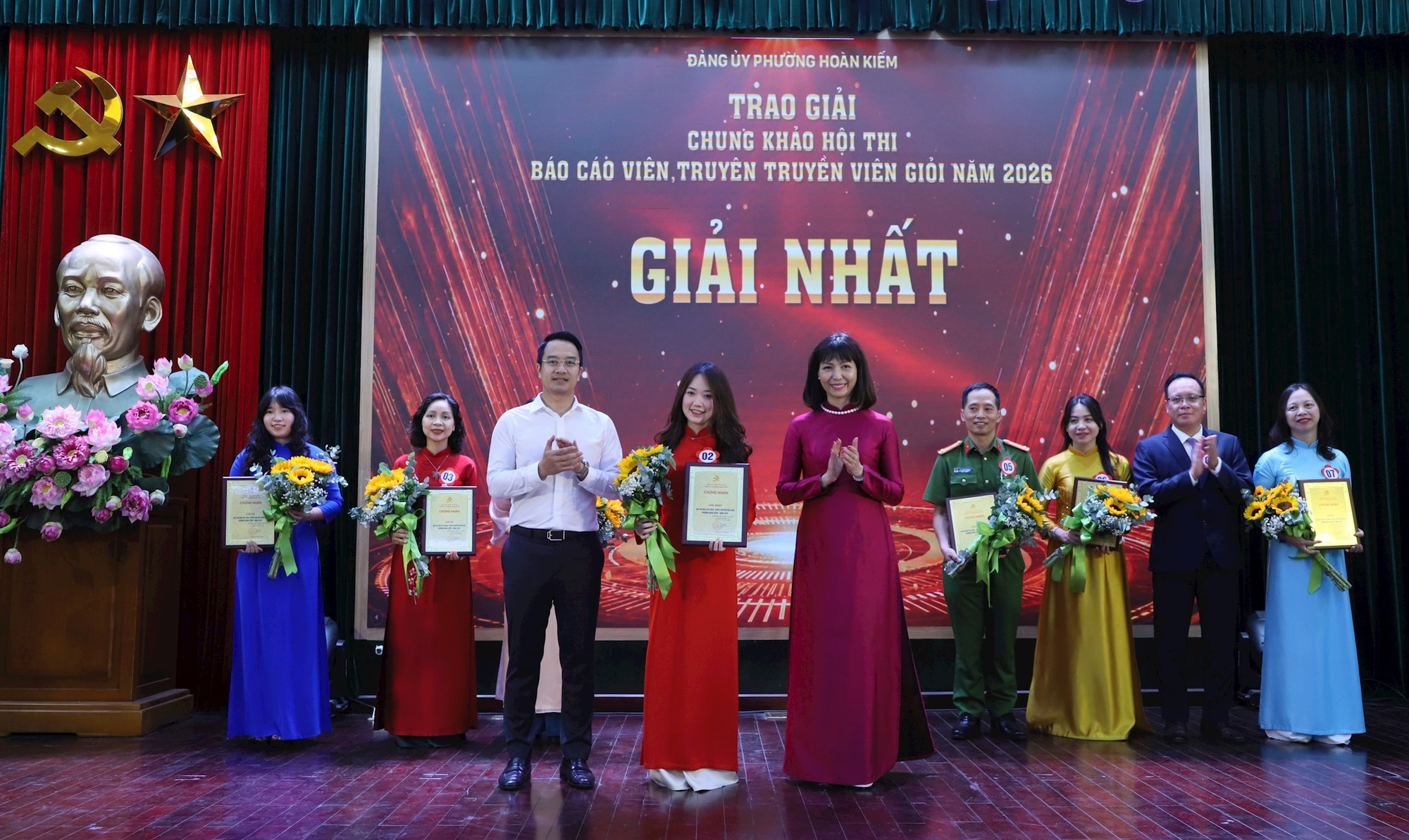 Chung khảo Hội thi “Báo cáo viên, tuyên truyền viên giỏi” phường Hoàn Kiếm năm 2026- Ảnh 4.