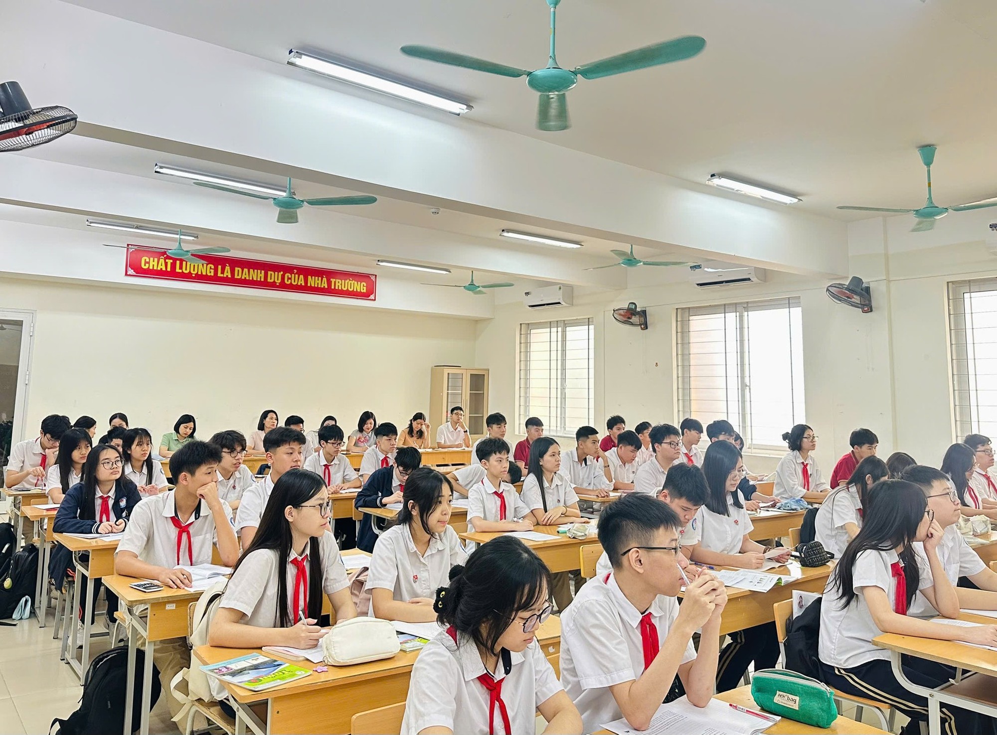 Tiếp sức tâm lý cho sĩ tử lớp 10 trước "sức nóng" của kỳ thi- Ảnh 1.