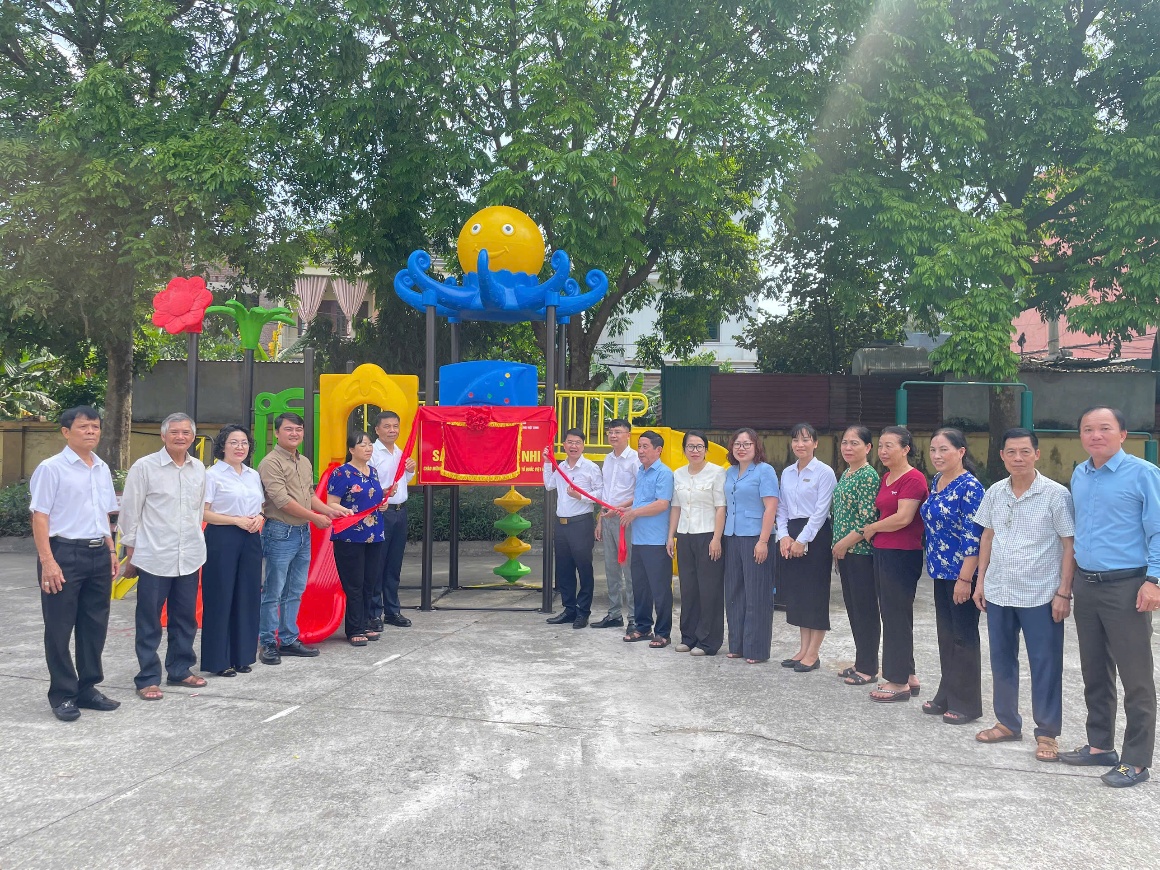 Ủy ban Mặt trận Tổ quốc Việt Nam phường Việt Hưng tổ chức chương trình ra mắt công trình “Sân chơi thiếu nhi” chào mừng thành công Đại hội đại biểu toàn quốc Mặt trận Tổ quốc Việt Nam lần thứ XI, nhiệm kỳ 2026 – 2031- Ảnh 2.