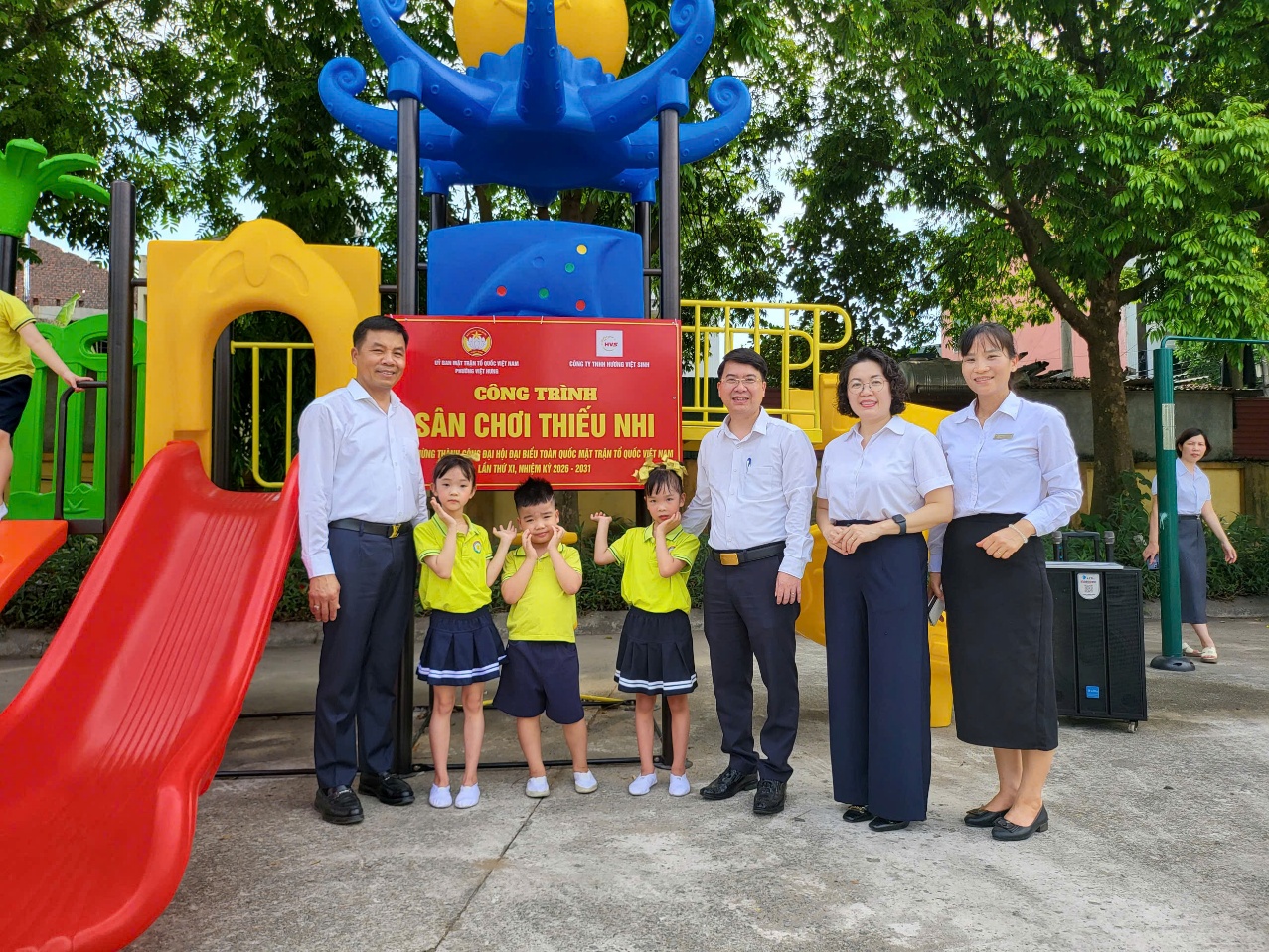 Ủy ban Mặt trận Tổ quốc Việt Nam phường Việt Hưng tổ chức chương trình ra mắt công trình “Sân chơi thiếu nhi” chào mừng thành công Đại hội đại biểu toàn quốc Mặt trận Tổ quốc Việt Nam lần thứ XI, nhiệm kỳ 2026 – 2031- Ảnh 5.