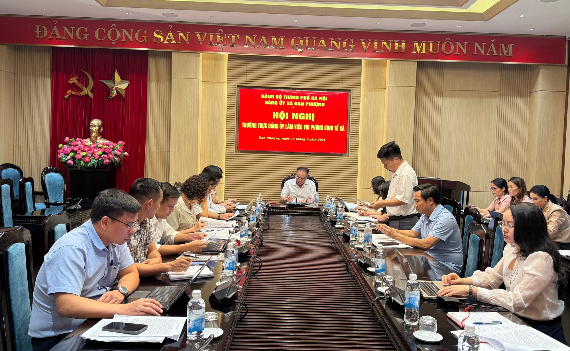 Thường trực Đảng ủy làm việc với Phòng Kinh tế xã- Ảnh 2.