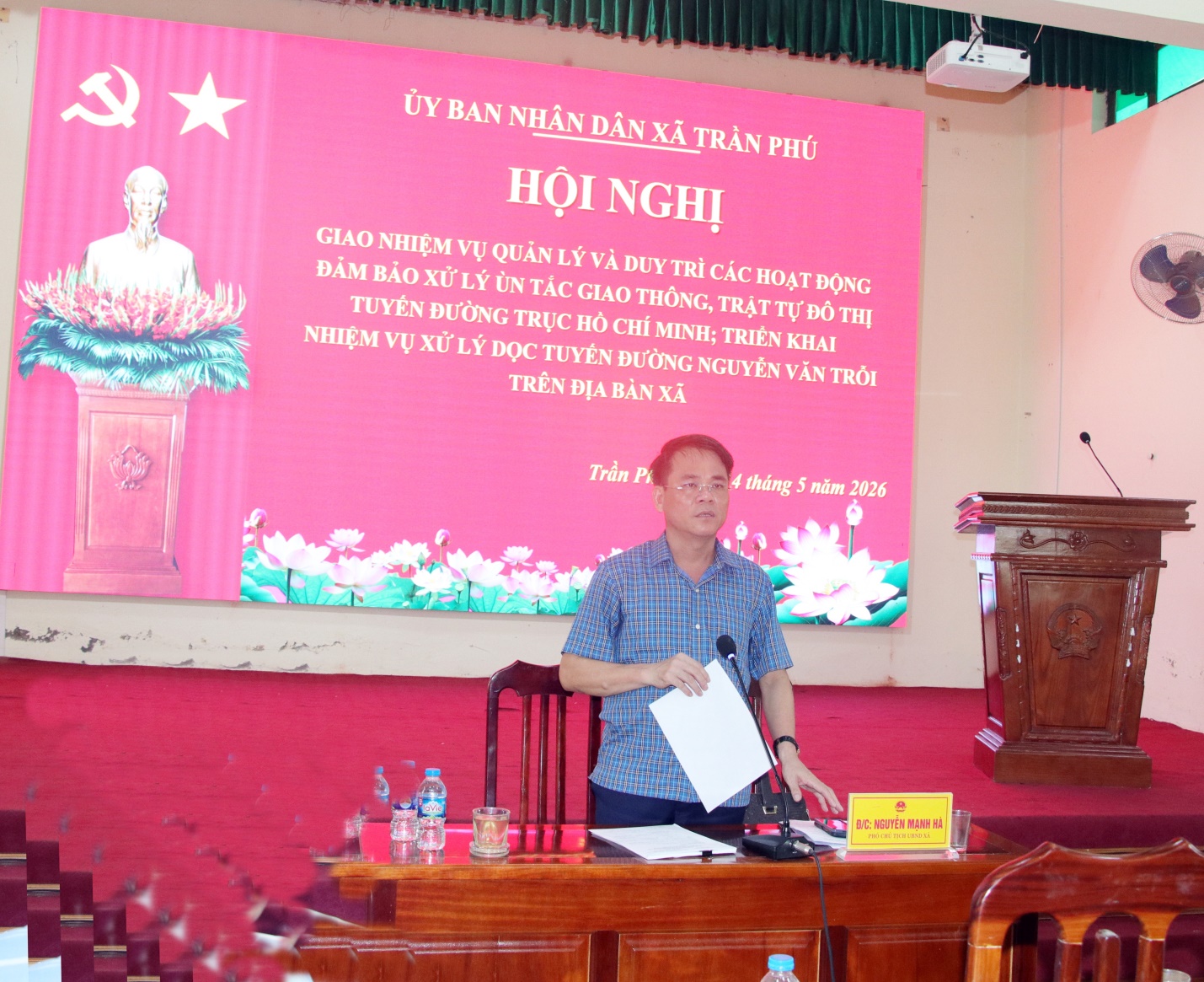 UBND xã Trần Phú tổ chức  bàn giao kết quả triển khai giải quyết điểm nghẽn “Trật tự đô thị và ùn tắc giao thông” cho các cơ sở thôn quản lý, duy trì- Ảnh 4.