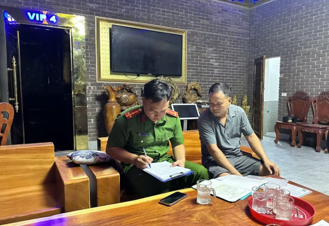 Ngăn chặn nguy cơ biến tướng từ karaoke trá hình- Ảnh 2.