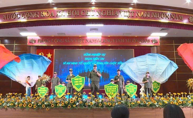 HỘI THI "LỰC LƯỢNG THAM GIA BẢO VỆ AN NINH, TRẬT TỰ Ở CƠ SỞ GIỎI" CỤM THI SỐ 15 - THÀNH PHỐ HÀ NỘI NĂM 2026- Ảnh 4.