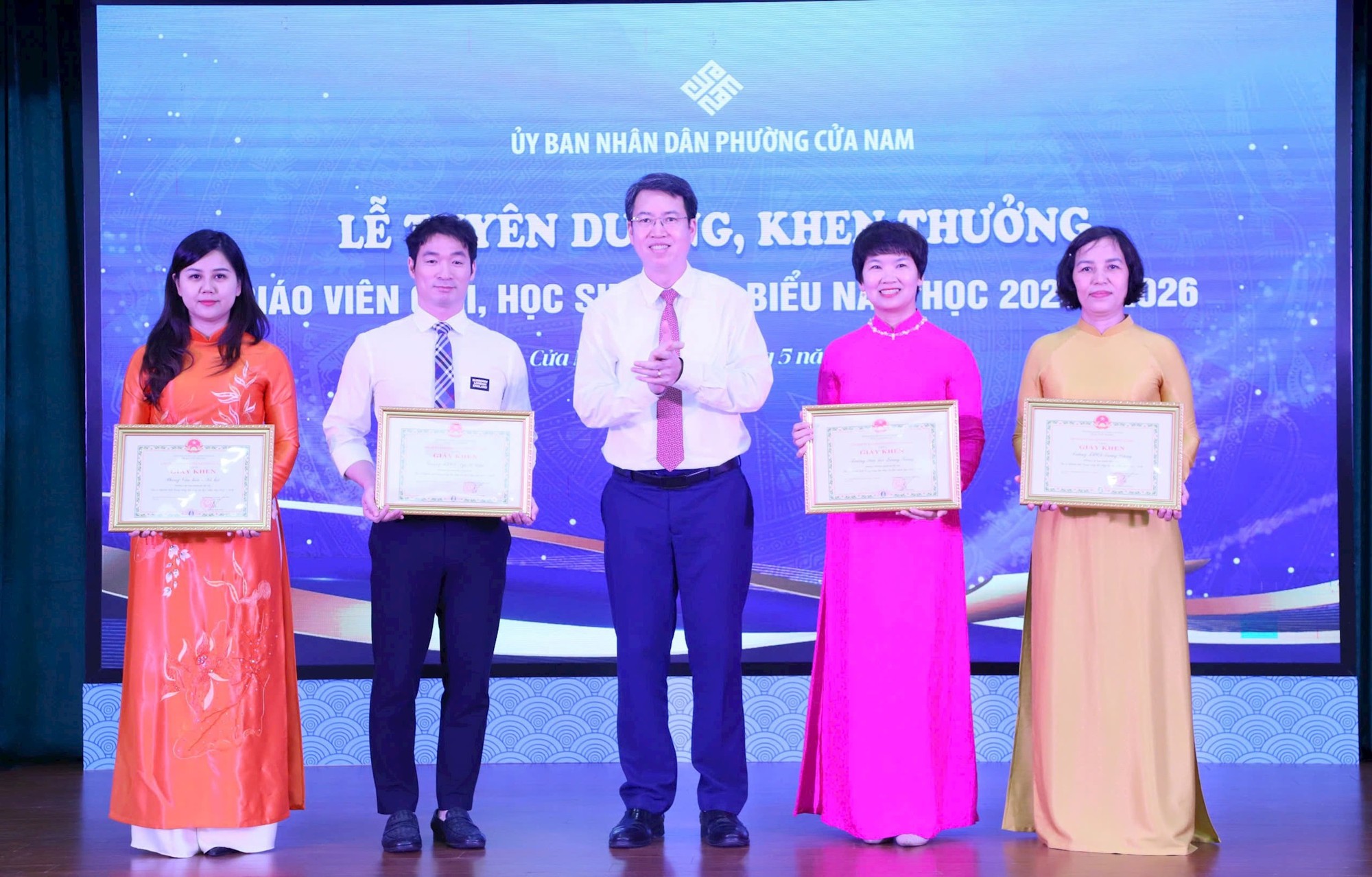 Phường Cửa Nam khen thưởng giáo viên giỏi, học sinh tiêu biểu năm học 2025-2026- Ảnh 2.