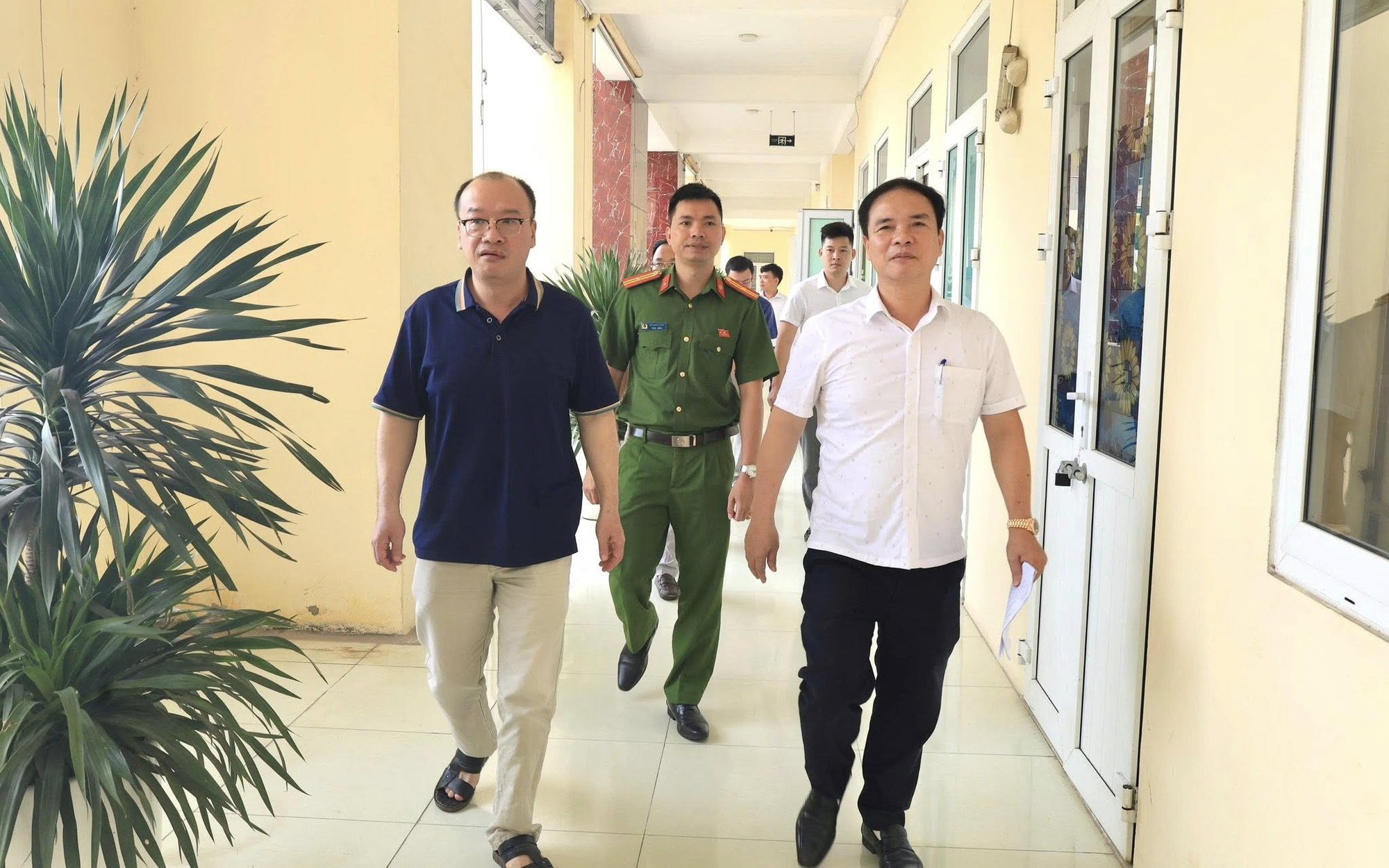 UBND xã Thường Tín kiểm tra cơ sở vật chất phục vụ kỳ thi tuyển sinh lớp 10 và tốt nghiệp THPT năm 2026