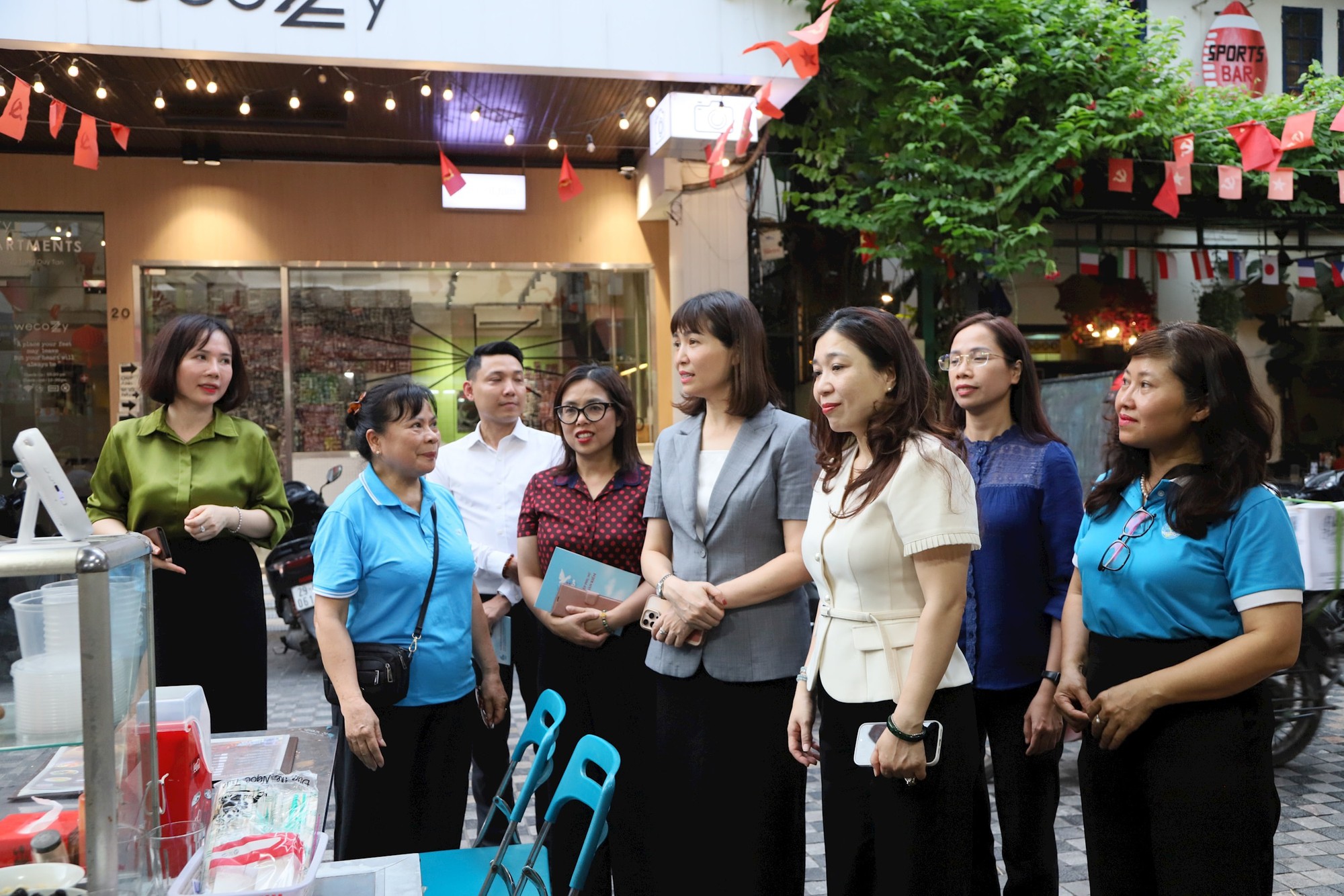Phường Hoàn Kiếm: Triển khai mô hình đảm bảo an toàn thực phẩm trên phố ẩm thực Tống Duy Tân- Ảnh 3.