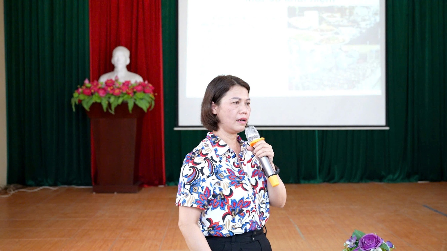 Trạm Y tế xã Hoài Đức tổ chức tập huấn kiến thức an toàn thực phẩm cho các cơ sở sản xuất, kinh doanh dịch vụ ăn uống- Ảnh 2.
