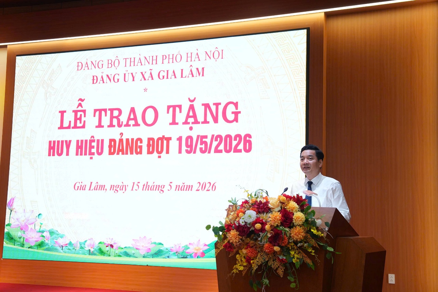 Xã Gia Lâm có 53 đảng viên được trao tặng Huy hiệu Đảng đợt 19-5- Ảnh 7.