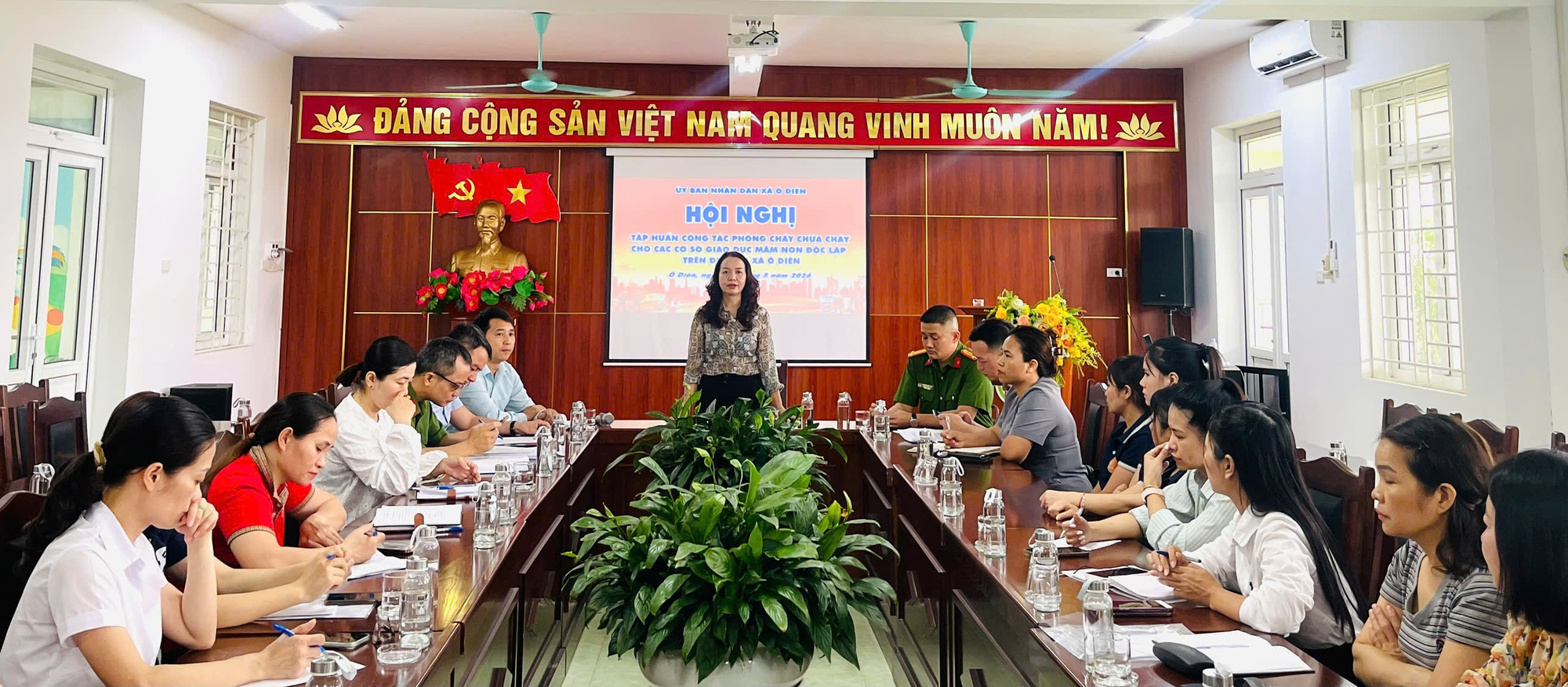 HỘI NGHỊ TẬP HUẤN CÔNG TÁC PHÒNG CHÁY, CHỮA CHÁY CHO CÁC CƠ SỞ GIÁO DỤC MẦM NON ĐỘC LẬP TRÊN ĐỊA BÀN XÃ Ô DIÊN- Ảnh 2.