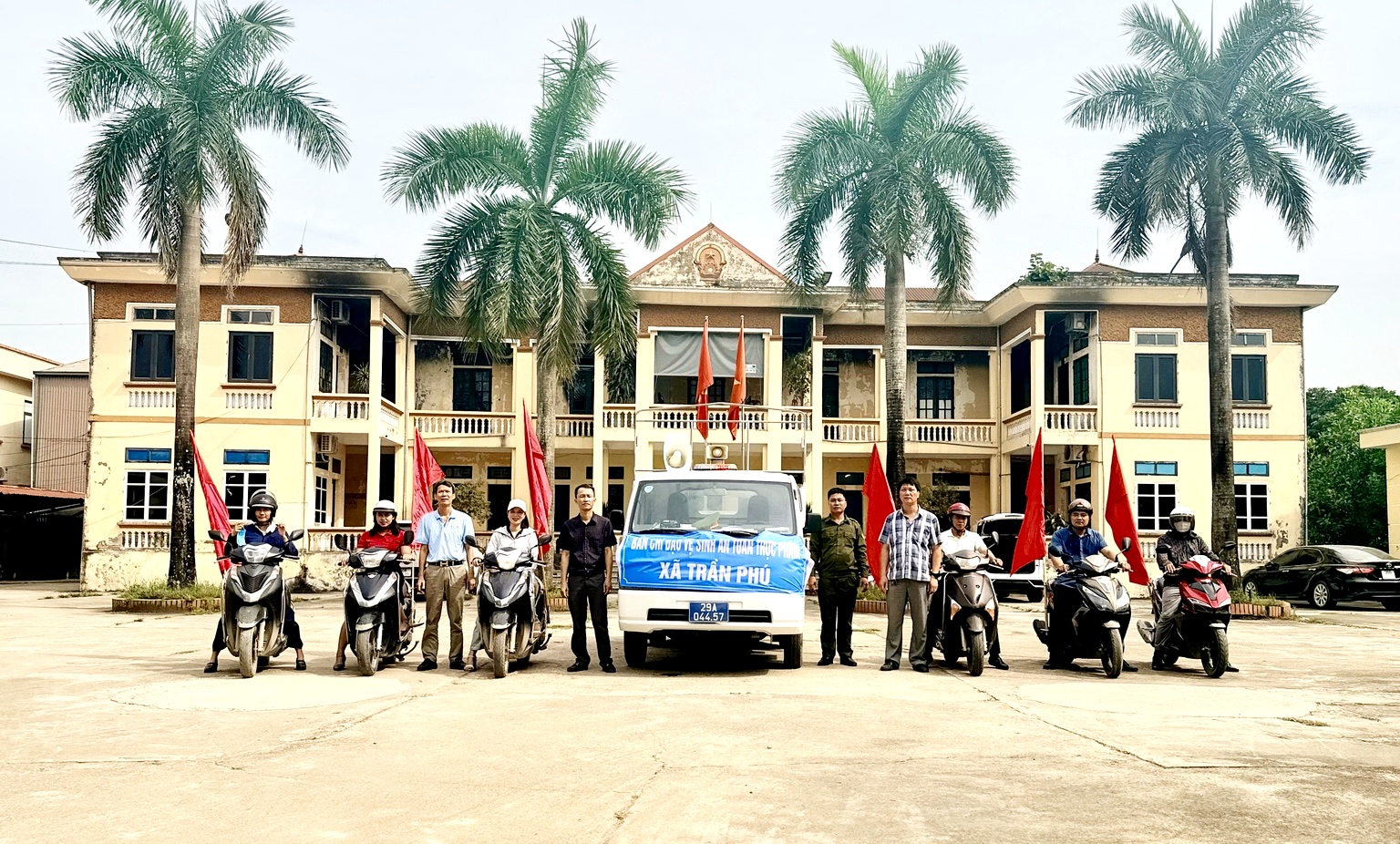 Trần Phú tổ chức tuyên truyền lưu động về an toàn thực phẩm trên địa bàn xã- Ảnh 1.