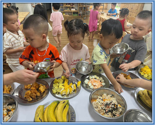 GIỜ ĂN TRƯA CỦA TRẺ - NIỀM VUI VÀ TÌNH YÊU TRONG MỖI BỮA ĂN CỦA TRẺ TẠI TRƯỜNG MẦM NON HOA MAI- Ảnh 5.