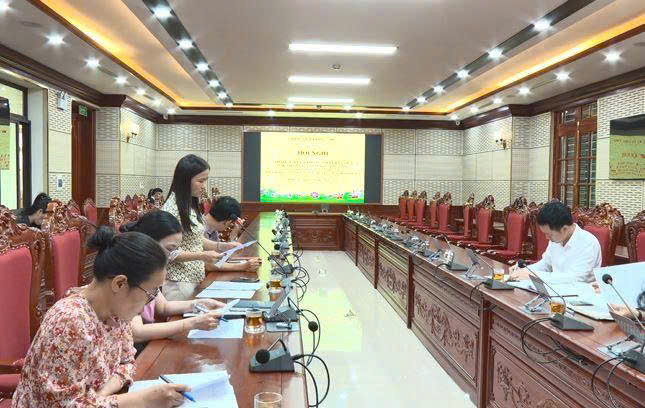 Hội nghị thảo luận, thống nhất kết quả Cuộc thi chính luận về bảo vệ nền tảng tư tưởng của Đảng lần thứ Sáu và Hội thi Báo cáo viên, tuyên truyền viên giỏi năm 2026 xã Phúc Thọ- Ảnh 6.
