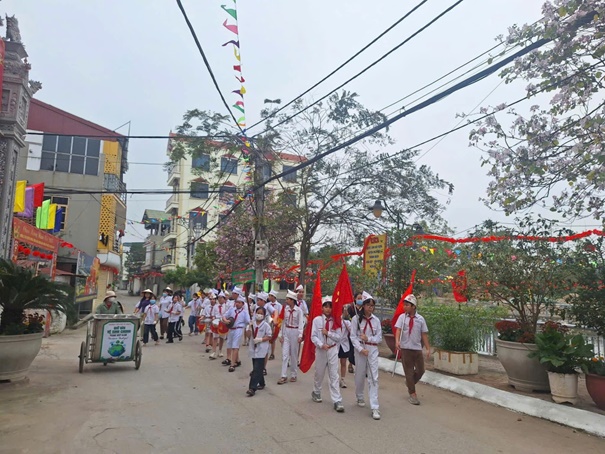 Tiểu học Di Trạch với mô hình “hành trình xanh - nâng bước em tới trường” năm học 2025 - 2026- Ảnh 2.