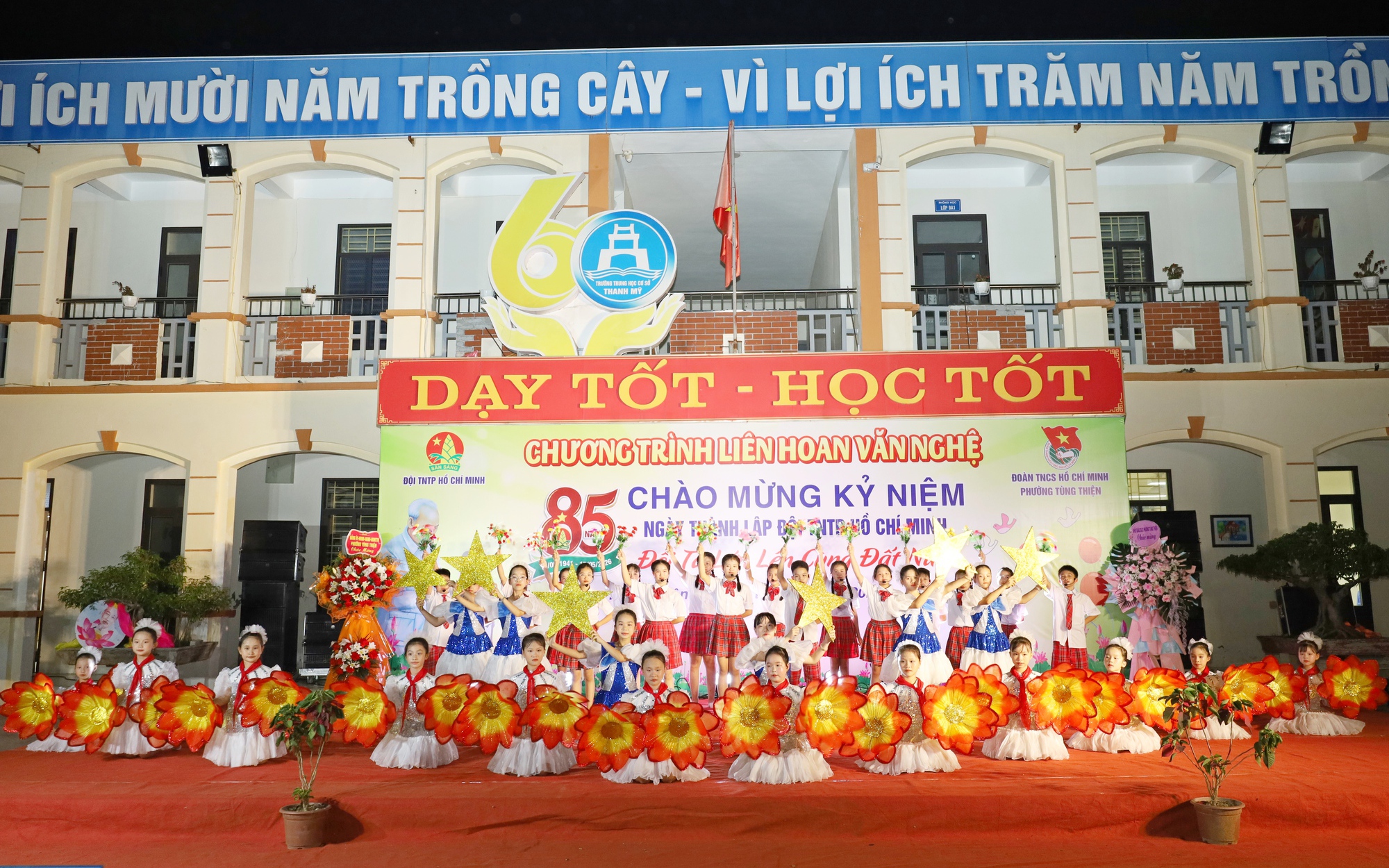Tùng Thiện sôi nổi liên hoan văn nghệ chào mừng 85 năm Ngày thành lập Đội TNTP Hồ Chí Minh