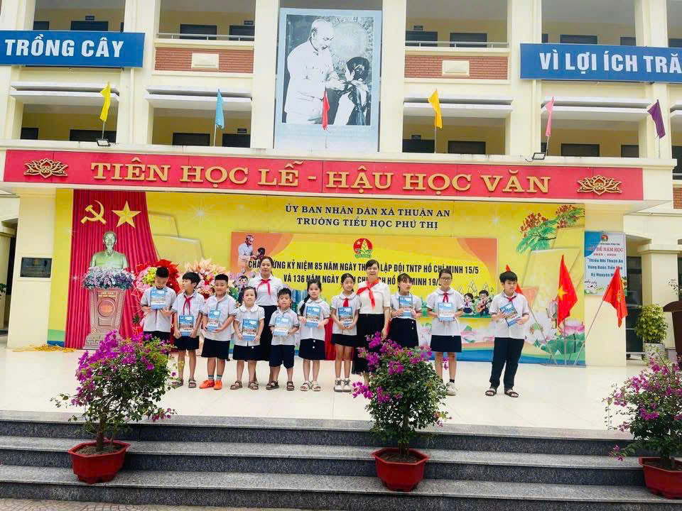 Ảnh có chứa văn bản, tòa nhà, ngoài trời, thực vật  Nội dung do AI tạo ra có thể không chính xác.