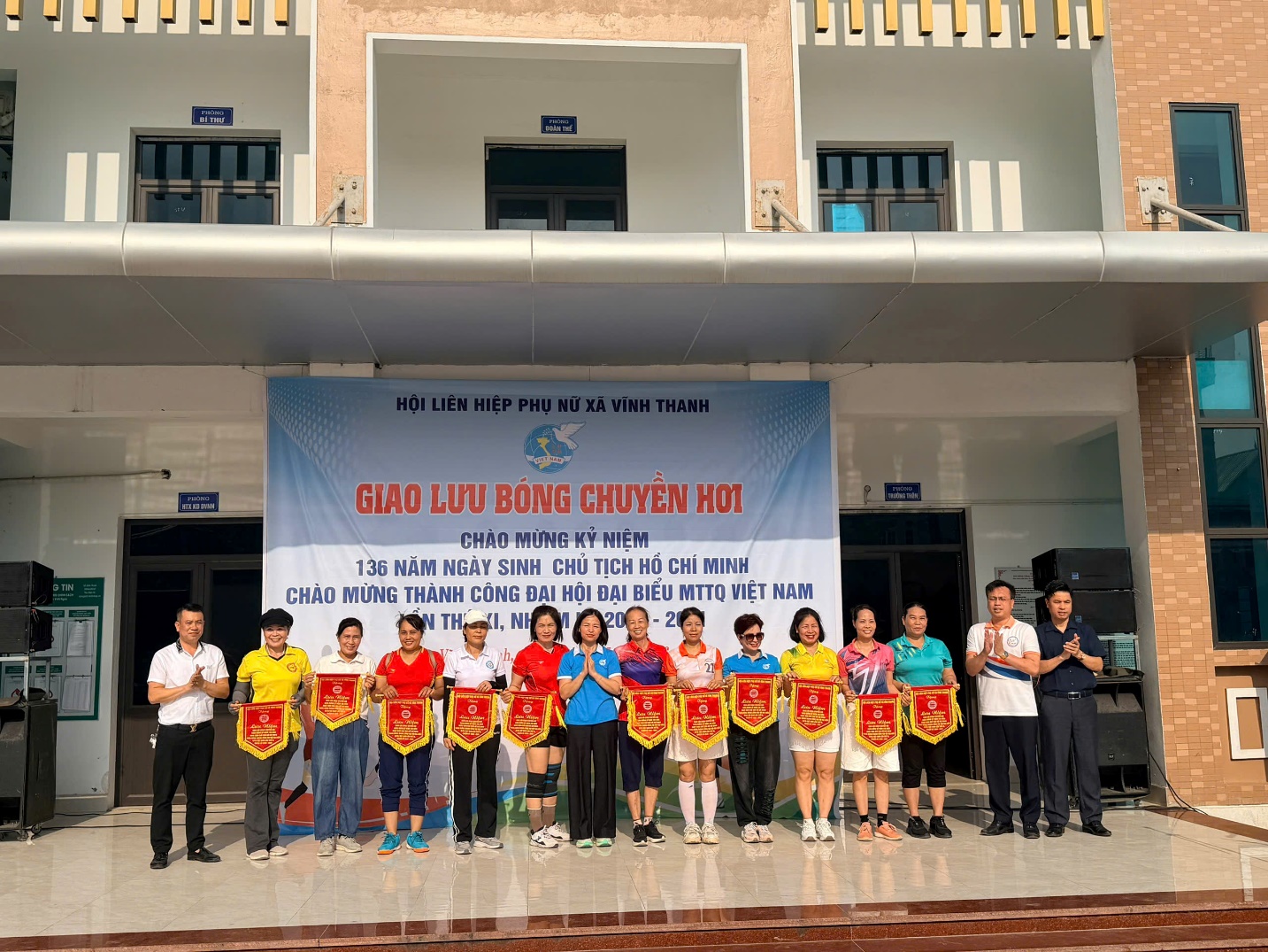SÔI NỔI GIẢI THI ĐẤU BÓNG CHUYỀN HƠI NỮ XÃ VĨNH THANH NĂM 2026- Ảnh 5.