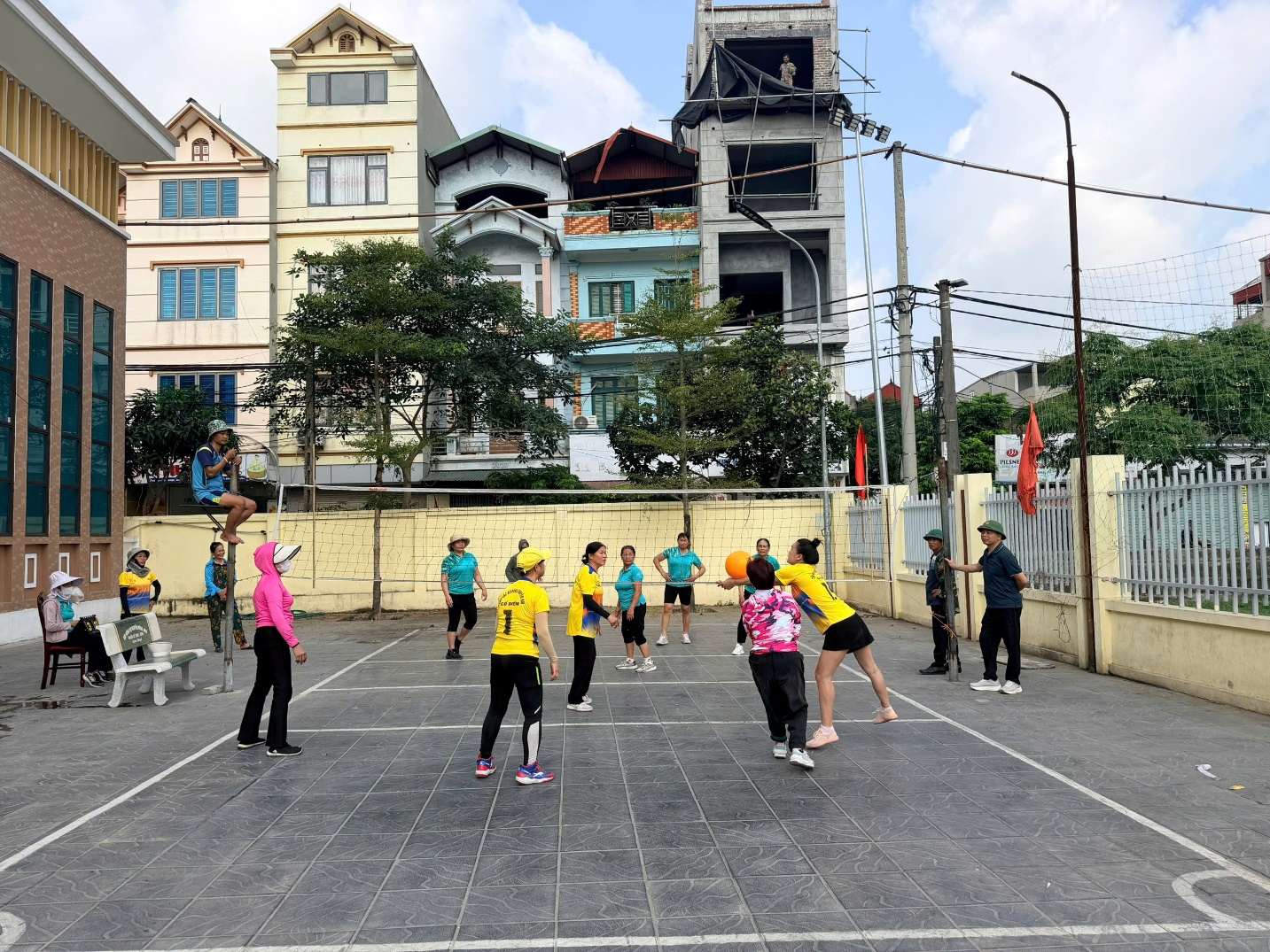 SÔI NỔI GIẢI THI ĐẤU BÓNG CHUYỀN HƠI NỮ XÃ VĨNH THANH NĂM 2026- Ảnh 6.