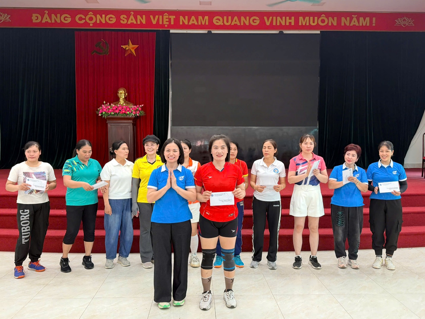 SÔI NỔI GIẢI THI ĐẤU BÓNG CHUYỀN HƠI NỮ XÃ VĨNH THANH NĂM 2026- Ảnh 9.