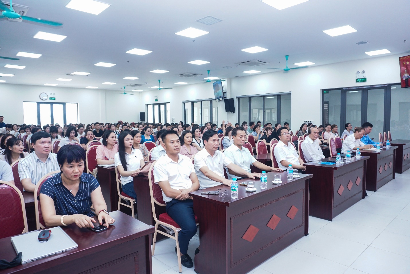 Xã Gia Lâm tổ chức tập huấn chuyển đổi số, ứng dụng trí tuệ nhân tạo AI trong giáo dục năm 2026- Ảnh 1.