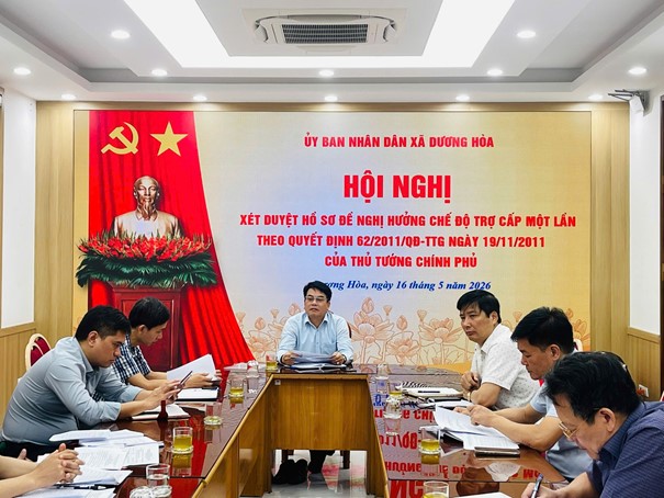 Hội nghị xét duyệt hồ sơ đề nghị hưởng chế độ trợ cấp một lần theo Quyết định số 62/2011/QĐ-TTg ngày 09/11/2011 của Thủ tướng chính phủ.

- Ảnh 1.