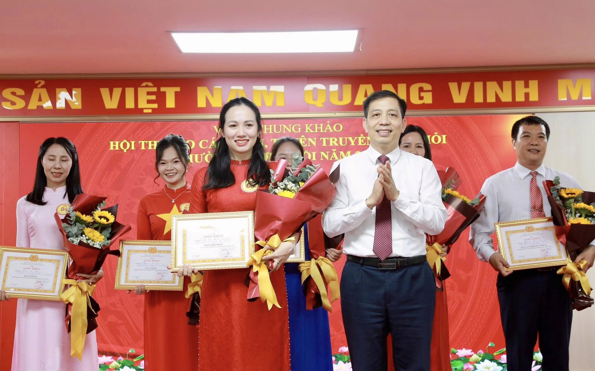 Chung khảo Hội thi báo cáo viên, tuyên truyền viên giỏi phường Dương Nội năm 2026