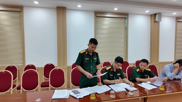 Hội nghị xét duyệt hồ sơ đề nghị hưởng chế độ trợ cấp một lần theo Quyết định số 62/2011/QĐ-TTg ngày 09/11/2011 của Thủ tướng chính phủ.

- Ảnh 2.