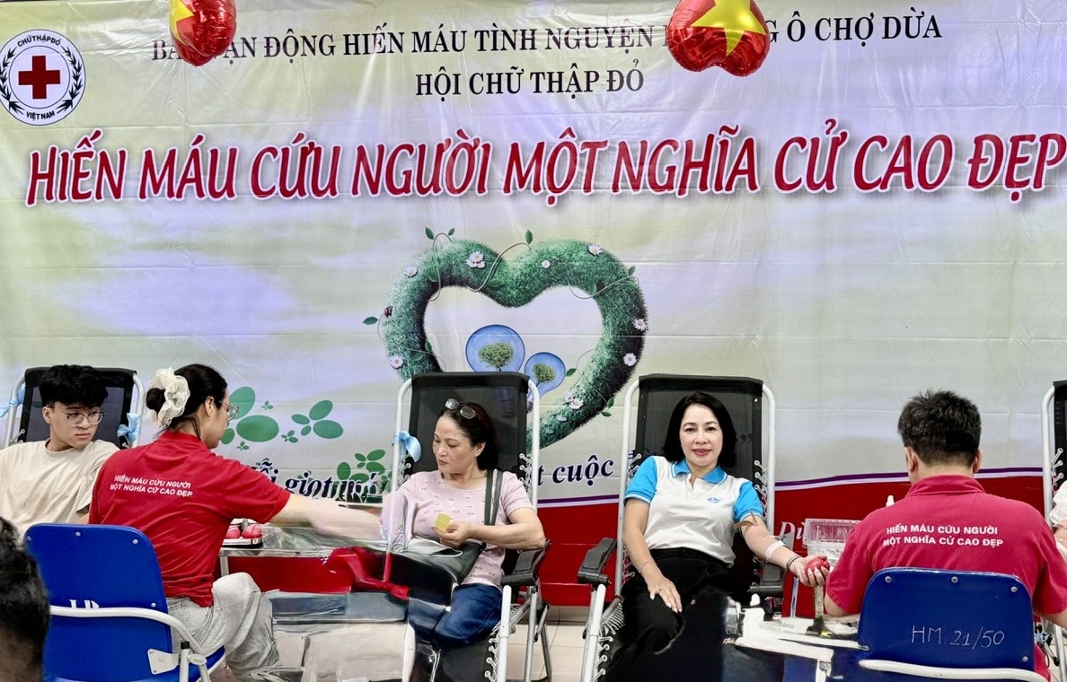 Phường Ô Chợ Dừa lan tỏa nghĩa cử hiến máu cứu người- Ảnh 3.