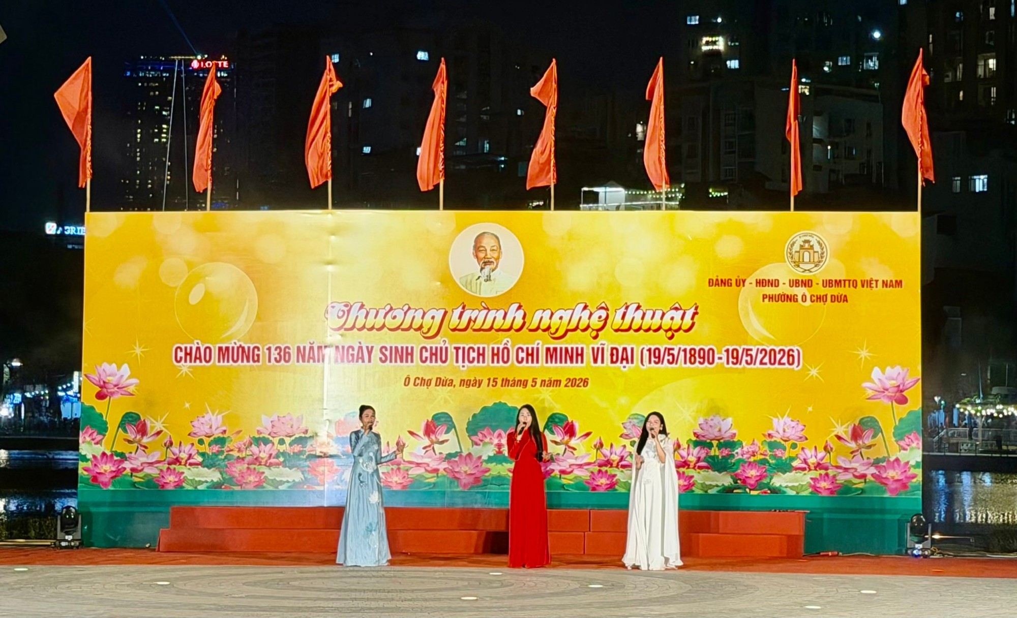 Phường Ô Chợ Dừa tổ chức chương trình nghệ thuật mừng sinh nhật Bác- Ảnh 4.