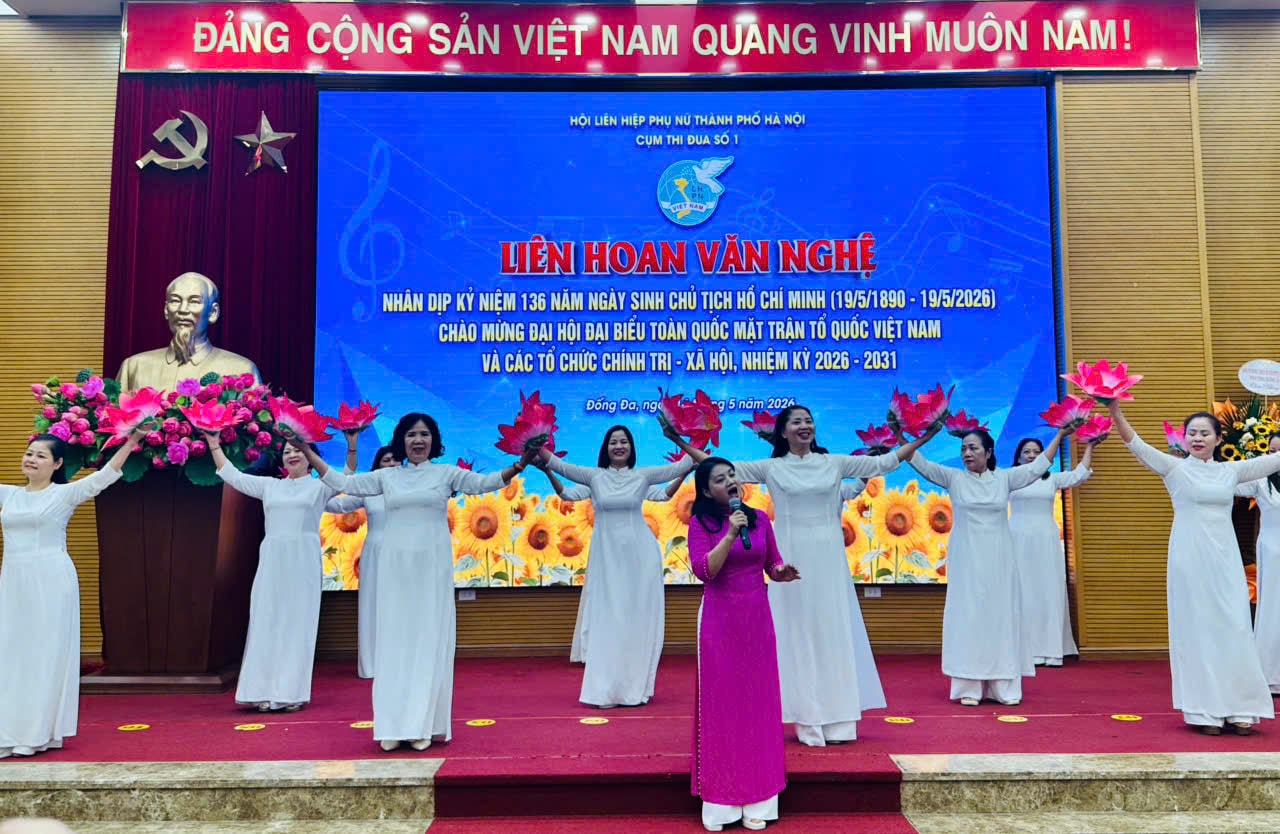 Phụ nữ Thủ đô gửi lời ca dâng Bác- Ảnh 7.
