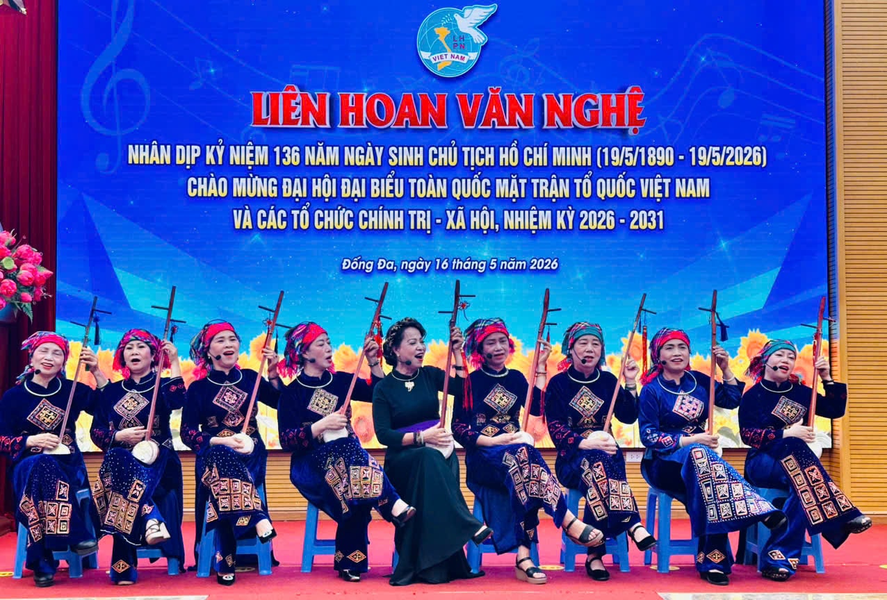 Phụ nữ Thủ đô gửi lời ca dâng Bác- Ảnh 6.