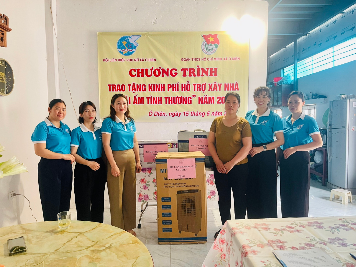 Hội LHPN, Đoàn thanh niên xã Ô Diên trao tặng kinh phí hỗ trợ xây dựng “Mái ấm tình thương” năm 2026- Ảnh 3.