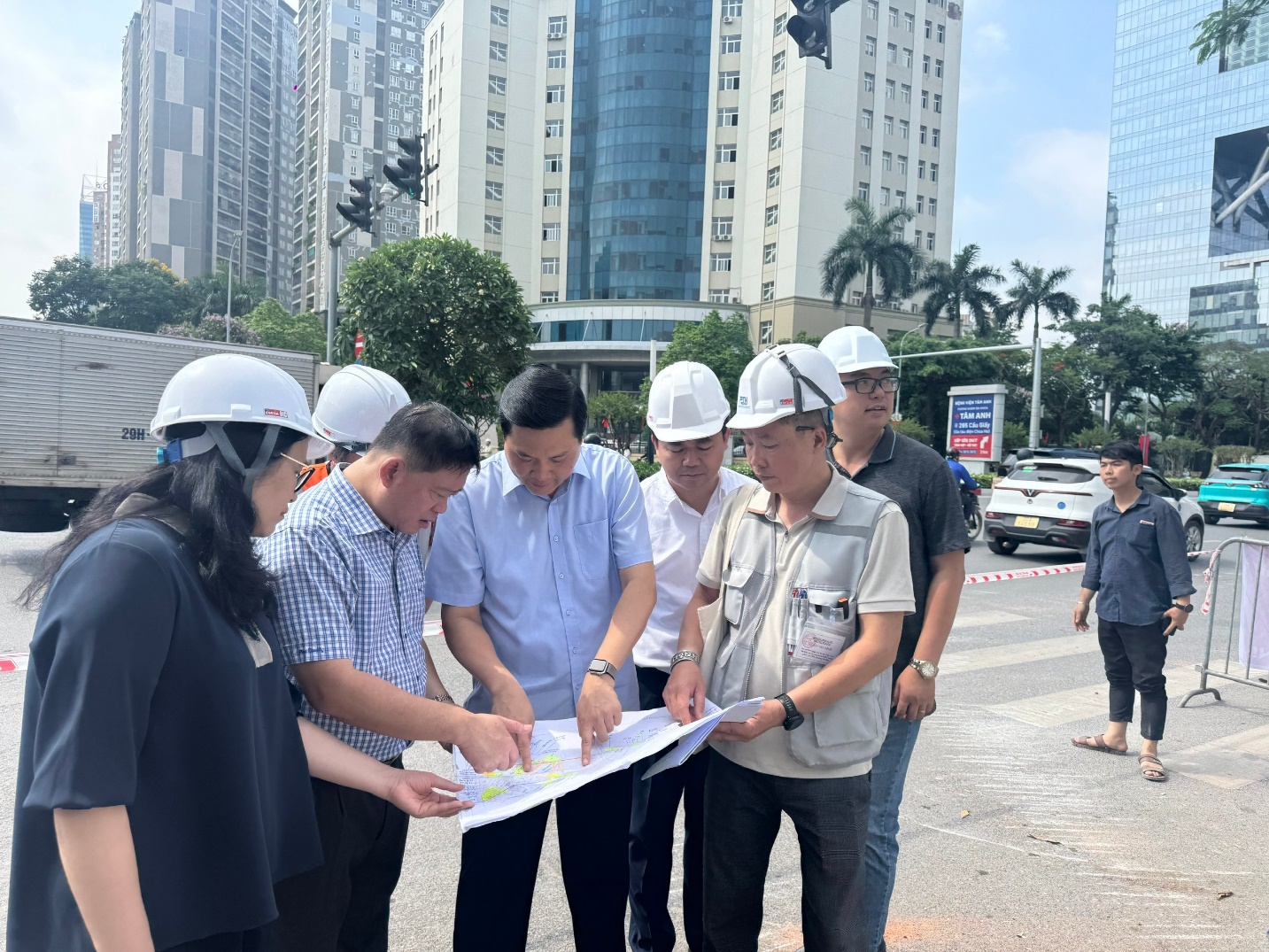 Phường Yên Hòa: Hoàn thành 100% mặt bằng đoạn 1 dự án đường Vành đai 2,5 trước thời hạn 15/5- Ảnh 1.