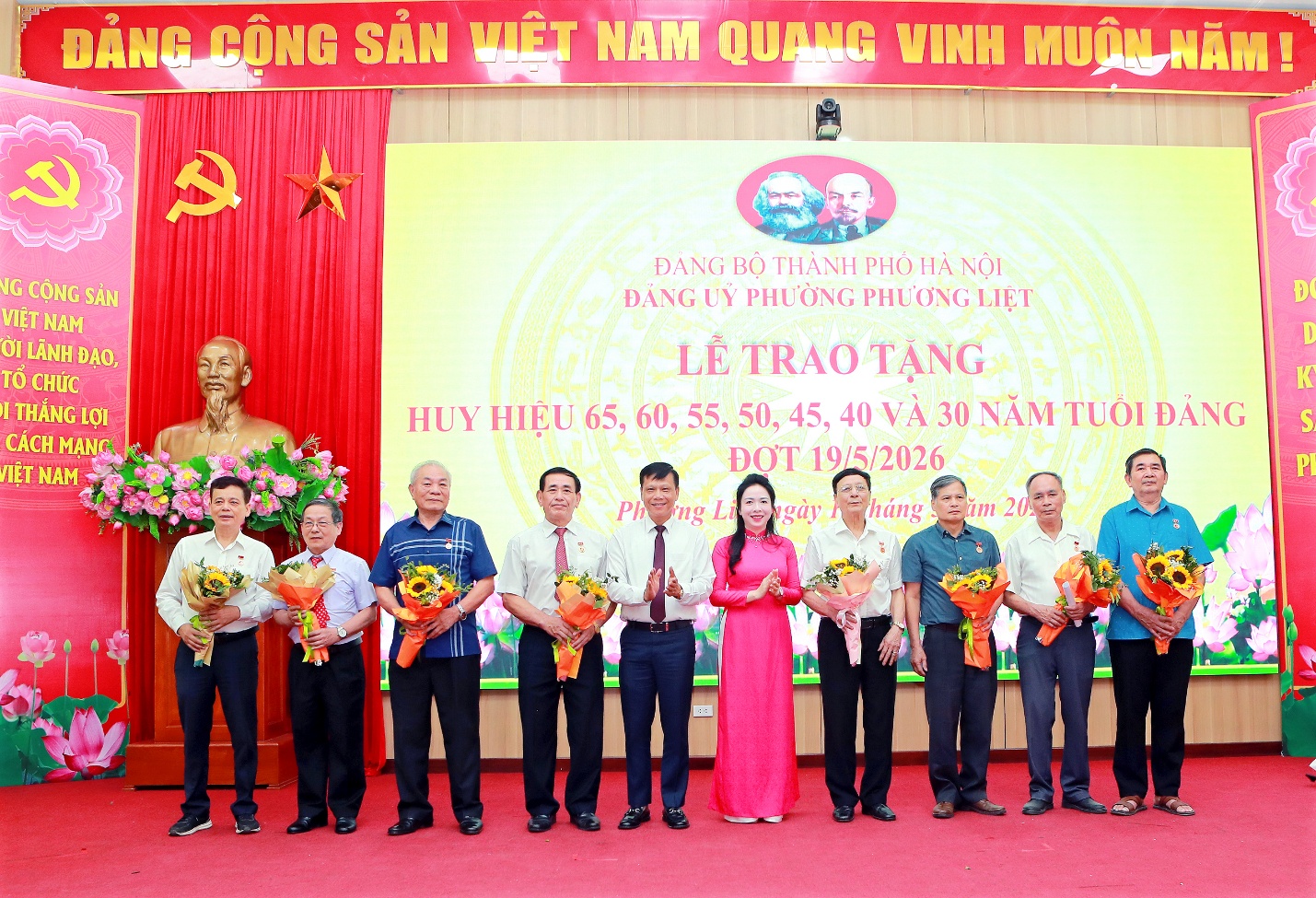 Phường Phương Liệt trang trọng tổ chức Lễ trao tặng Huy hiệu Đảng đợt 19/5/2026- Ảnh 3.