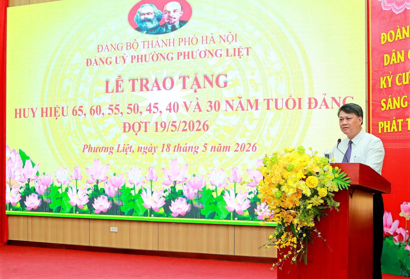 Phường Phương Liệt trang trọng tổ chức Lễ trao tặng Huy hiệu Đảng đợt 19/5/2026- Ảnh 4.