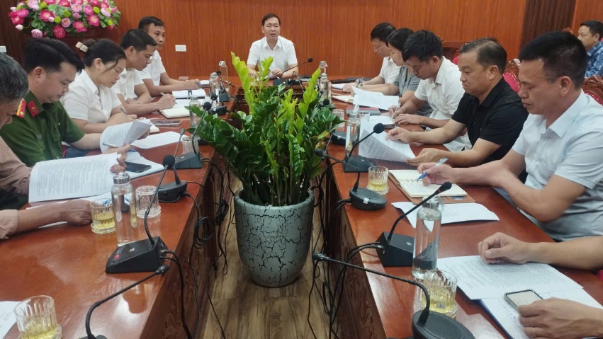 Xã Kim Anh tổ chức họp triển khai phương án cưỡng chế công trình vi phạm trên địa bàn.- Ảnh 1.