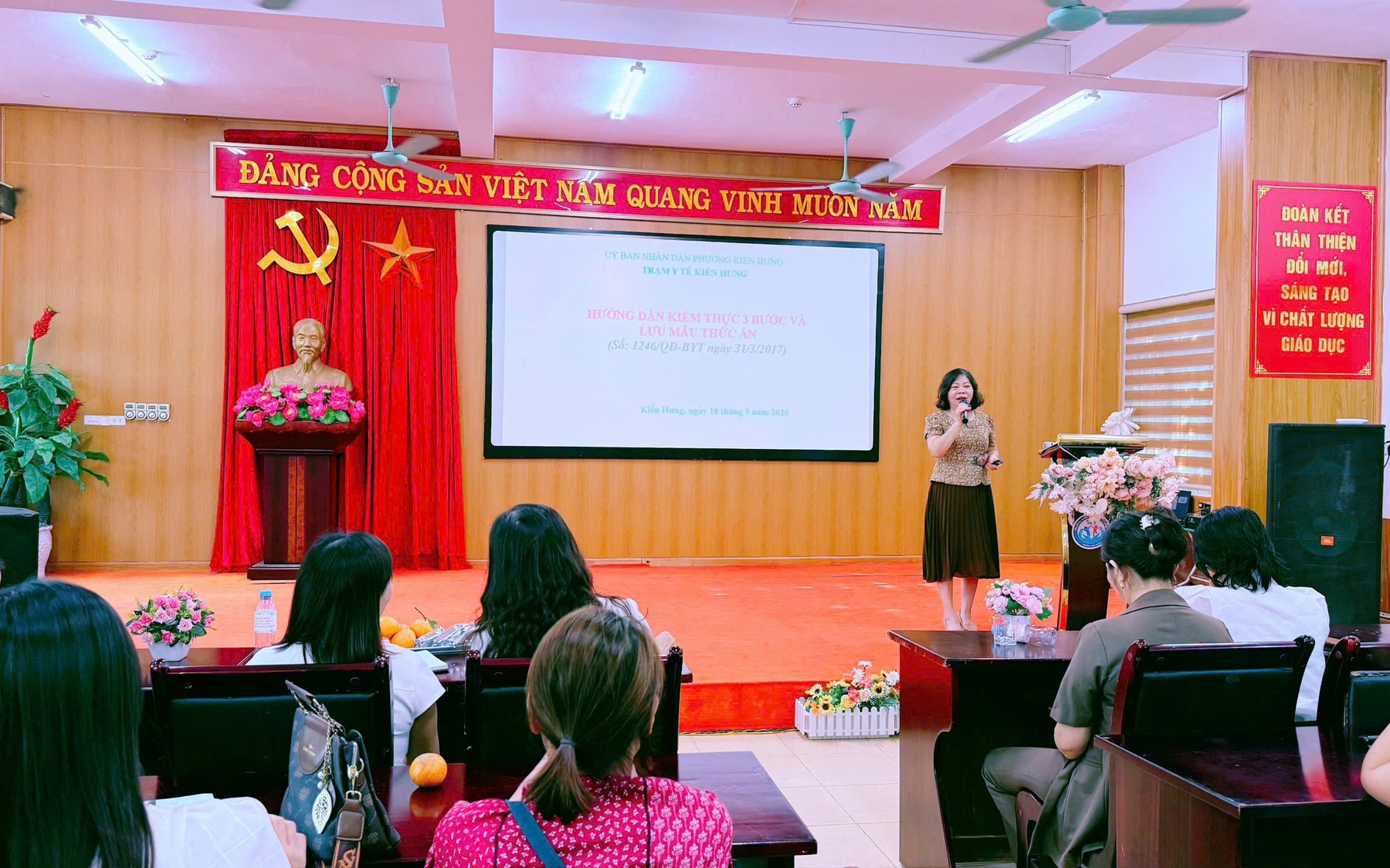 Trạm y tế phường Kiến Hưng tập huấn ATTP bếp ăn bán trú