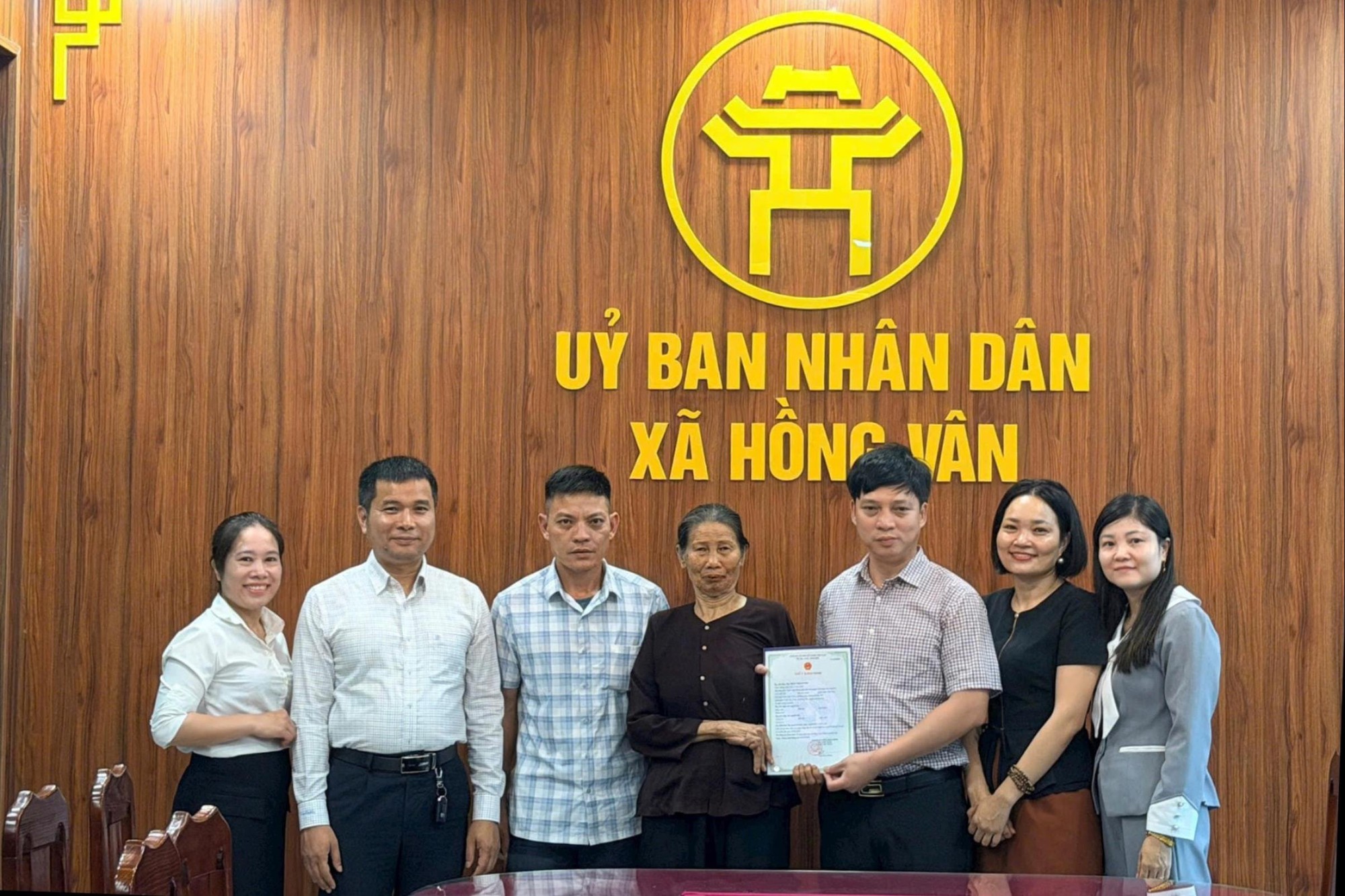 Hành trình hoàn thiện “mảnh ghép cuối cùng” định danh cá nhân cho bà cụ 82 tuổi- Ảnh 2.