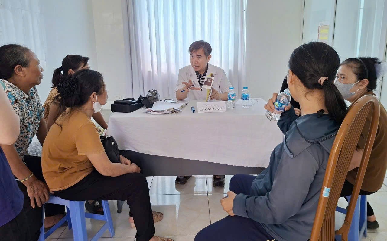 Trạm Y Tế xã Thượng Phúc tổ chức khám sức khỏe, tầm soát ung thư vú và ung thư cổ tử cung cho chị em phụ nữ trên địa bàn xã