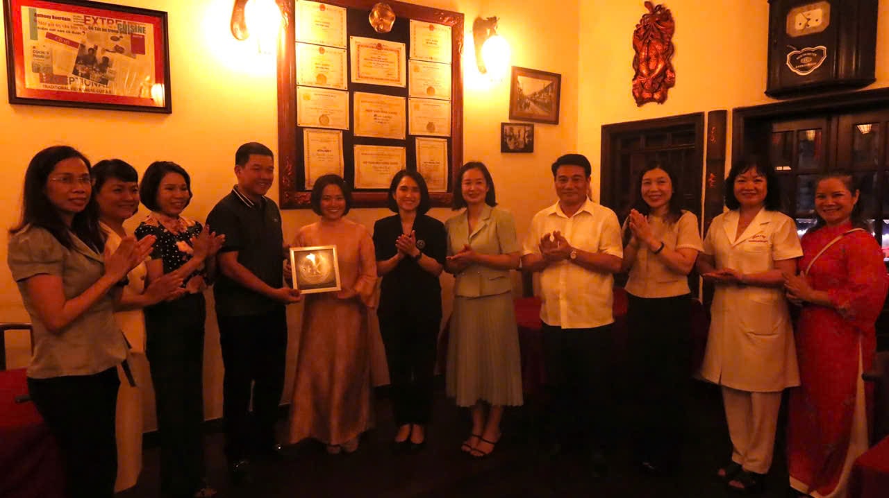 “Tuyến phố an toàn thực phẩm có kiểm soát” ở Hoàn Kiếm: Lời giải cho bài toán kinh doanh bền vững- Ảnh 3.
