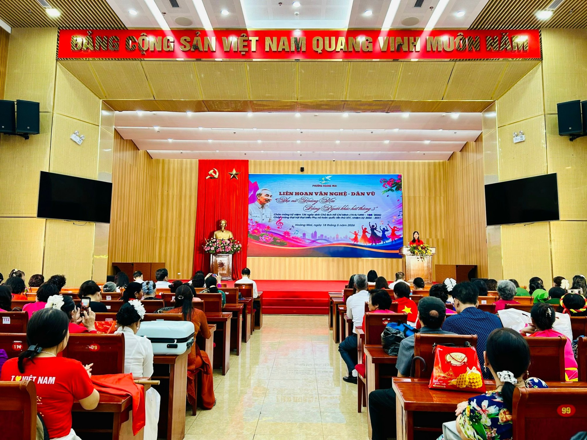 Phụ nữ Hoàng Mai "dâng Người khúc hát tháng 5"- Ảnh 1.