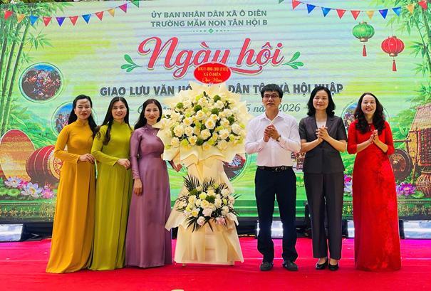 Tưng bừng “Ngày hội giao lưu văn hóa các dân tộc và hội nhập” tại Trường Mầm non Tân Hội B- Ảnh 1.