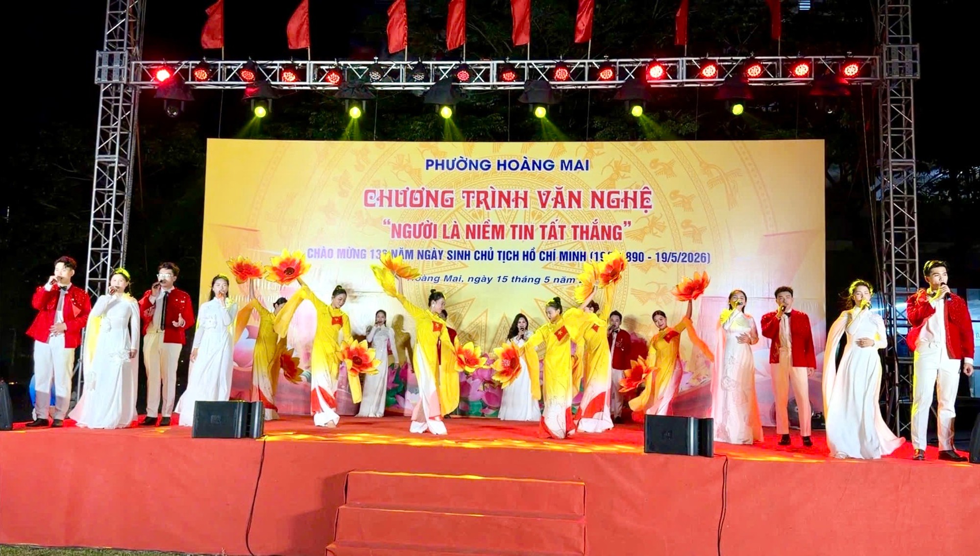 Đặc sắc chương trình văn nghệ “Người là niềm tin tất thắng” tại phường Hoàng Mai- Ảnh 2.